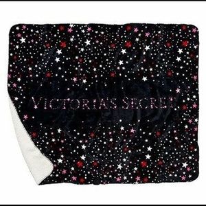 Victoria’s Secret Cozy Sherpa Blanket